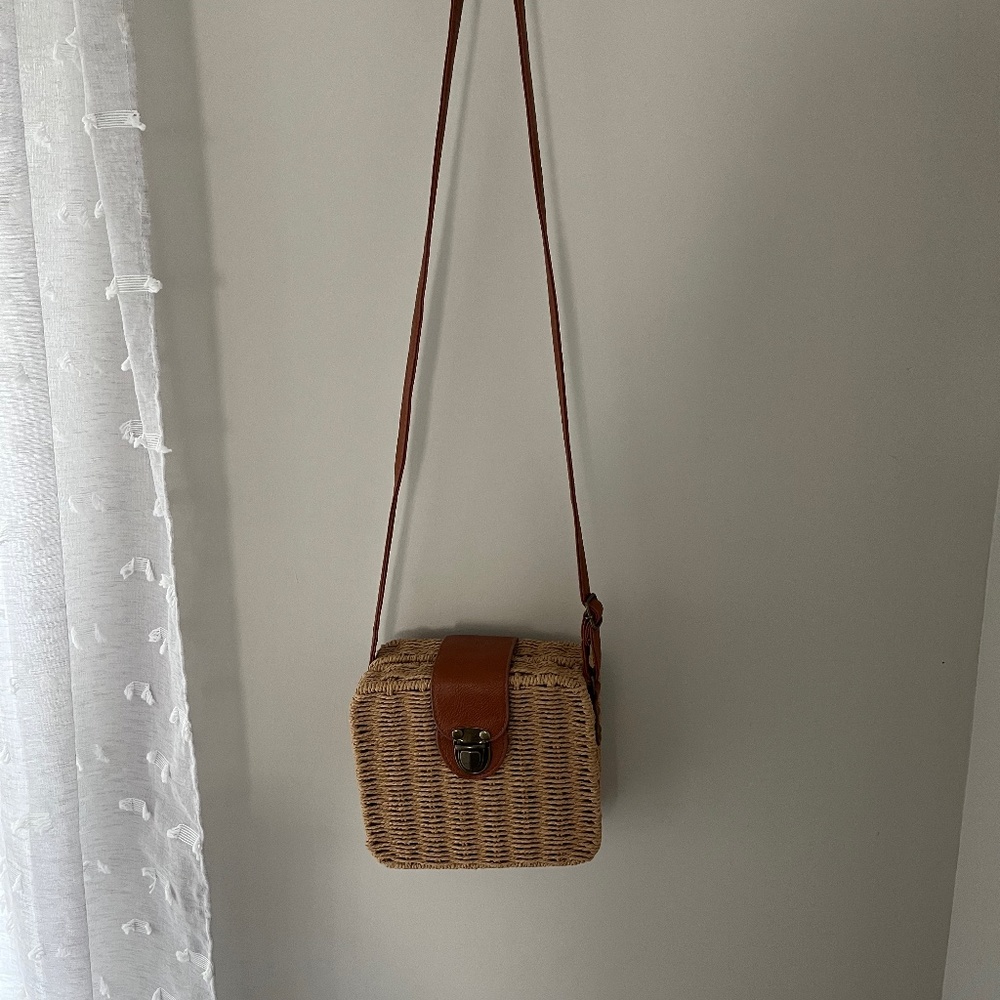 Straw handbag
